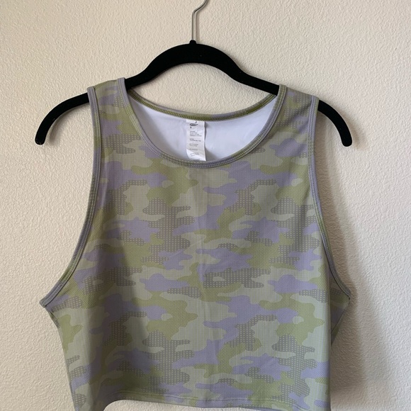 Fabletics patterned activewear set - Picture 3 of 5